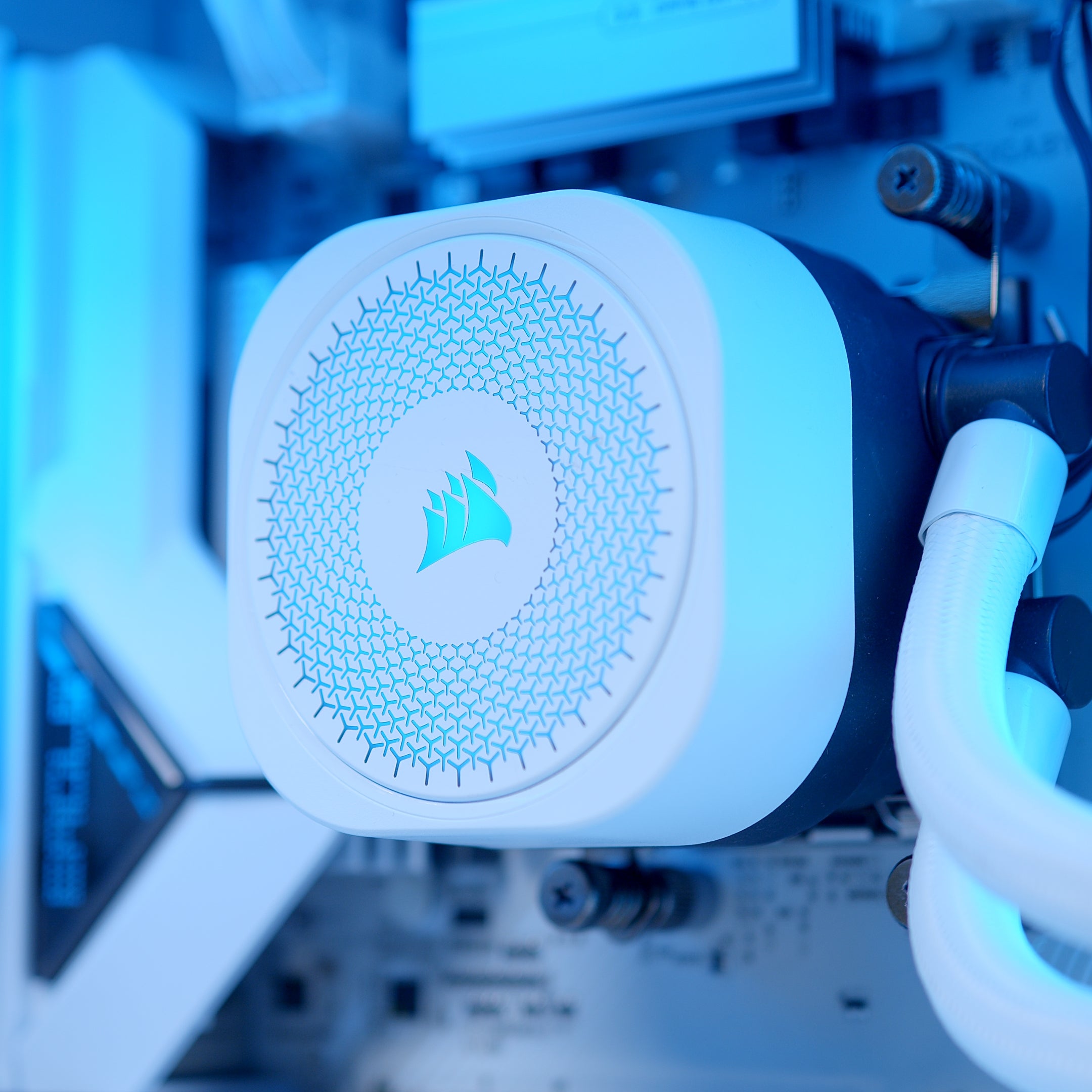 GeekaPC 'White Flux' Gaming PC
