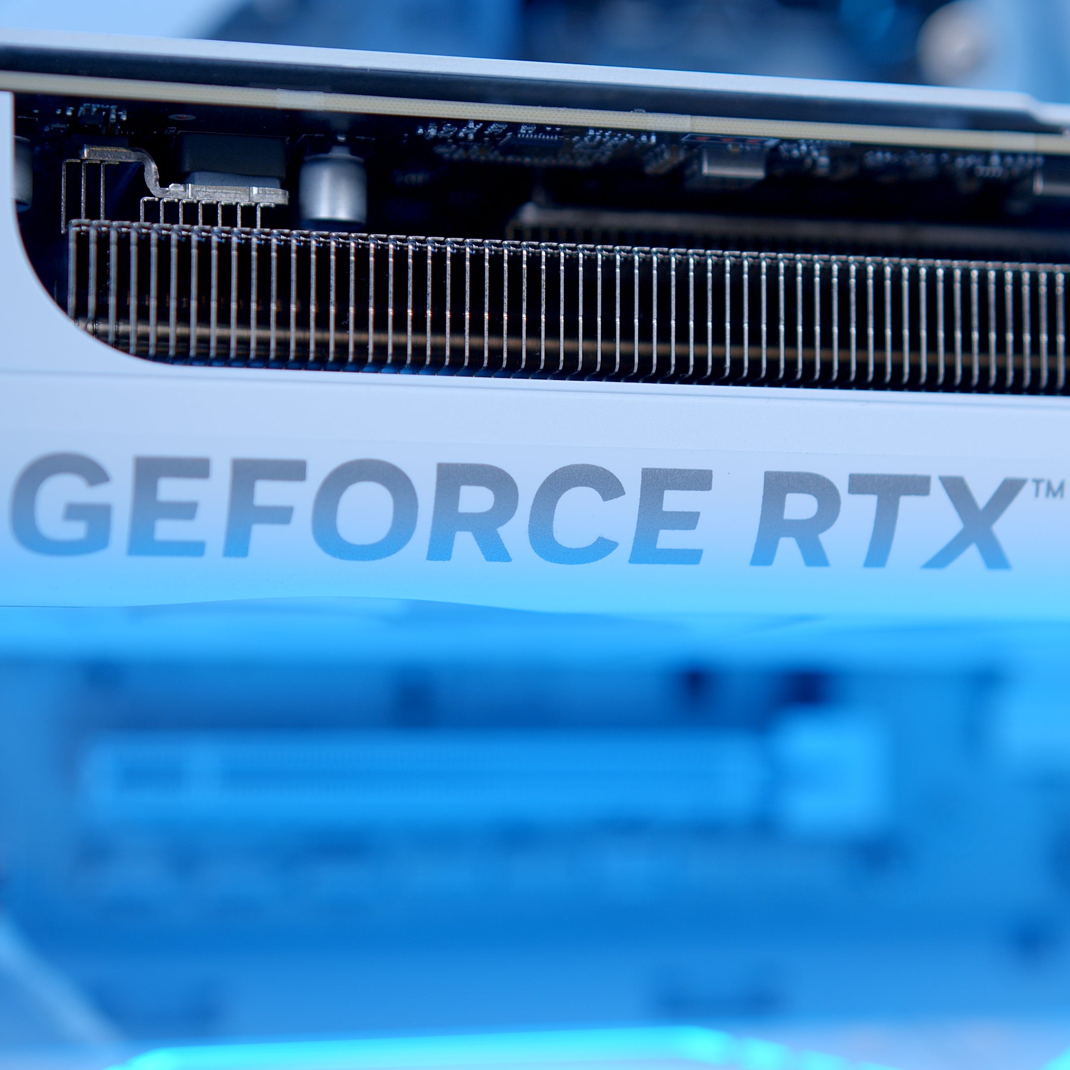 GeekaPC 'White Flux' Gaming PC