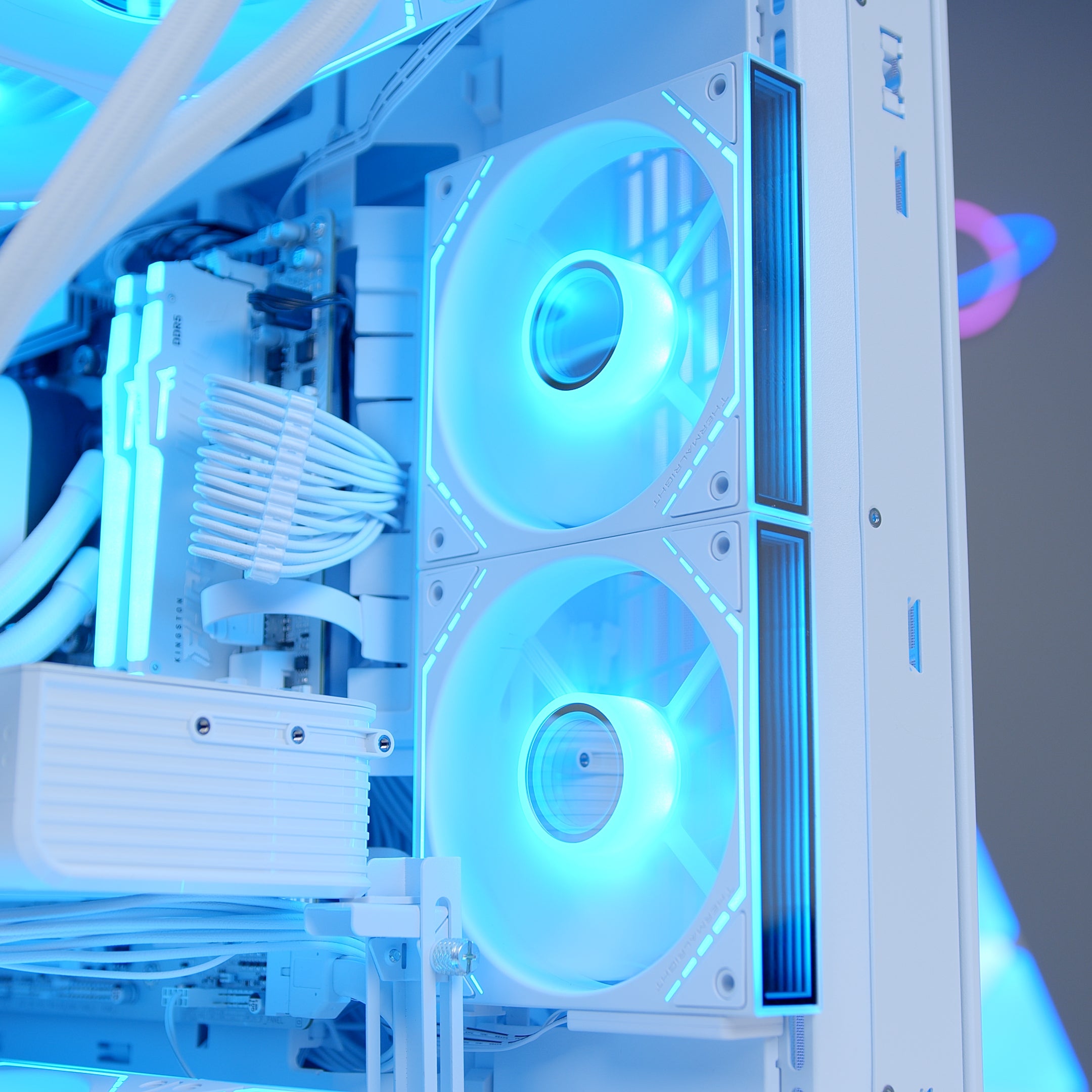 GeekaPC 'White Flux' Gaming PC