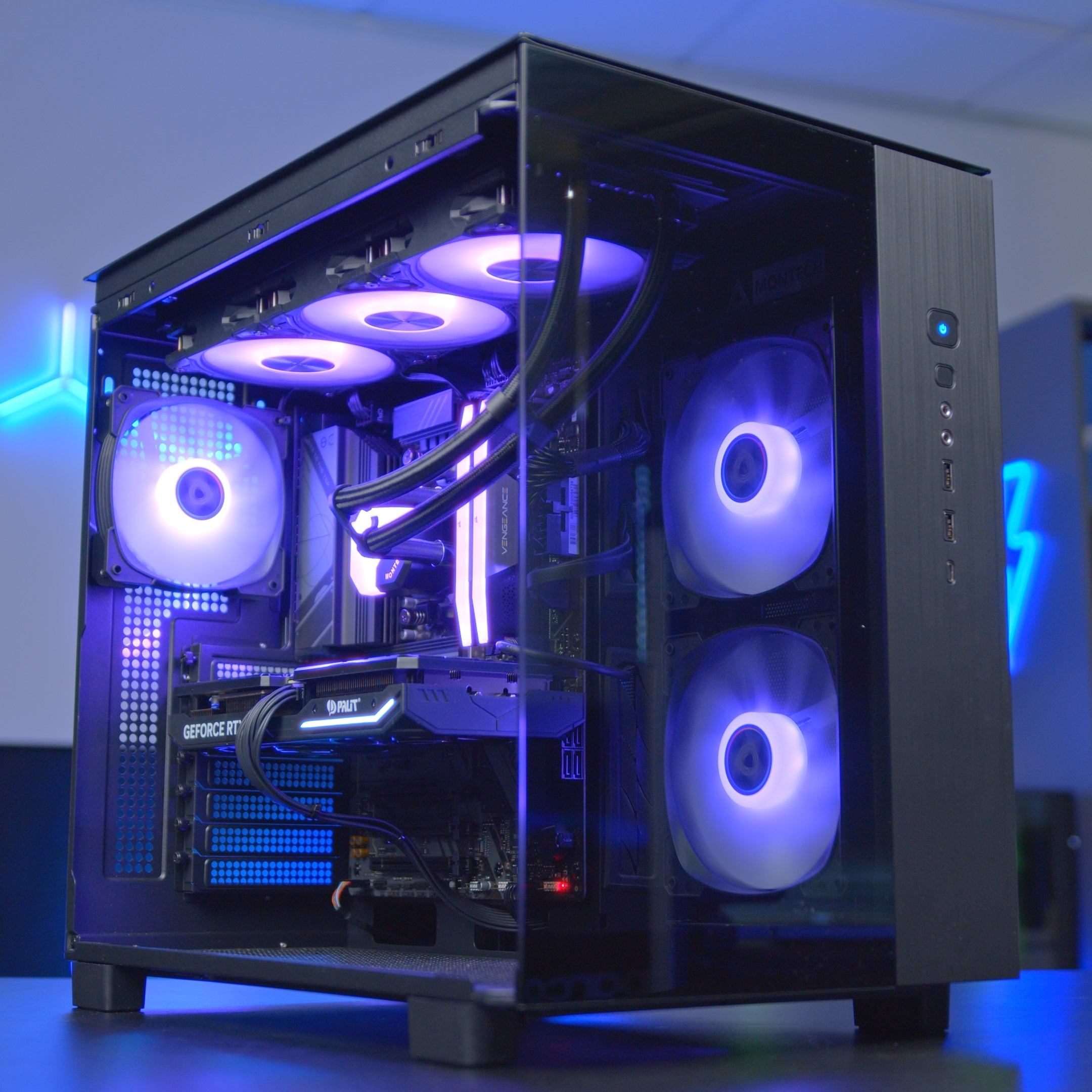 GeekaPC 'King' (RX 9070 / RTX 5070)