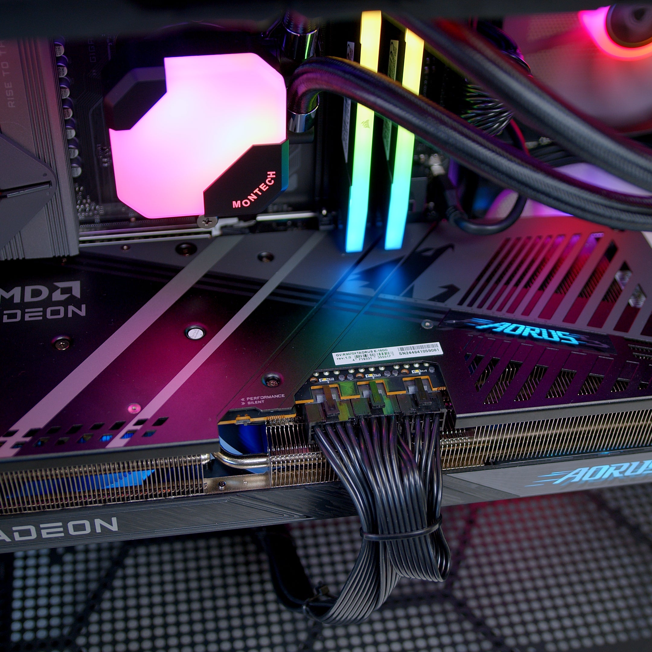 GeekaPC 'Emperor' (RX 9070 XT / RTX 5070 Ti)