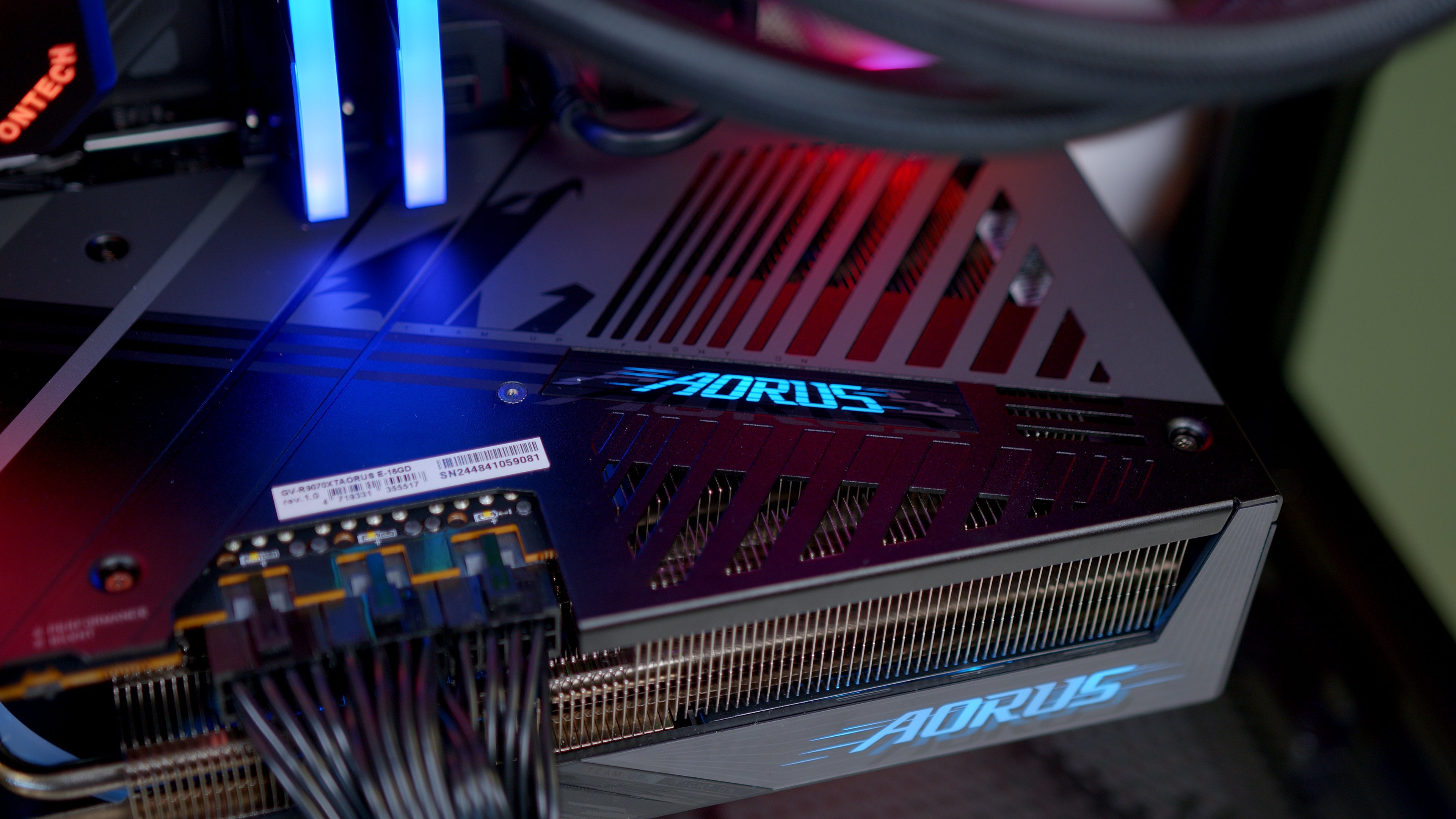 GeekaPC 'King' (RX 9070 / RTX 5070)