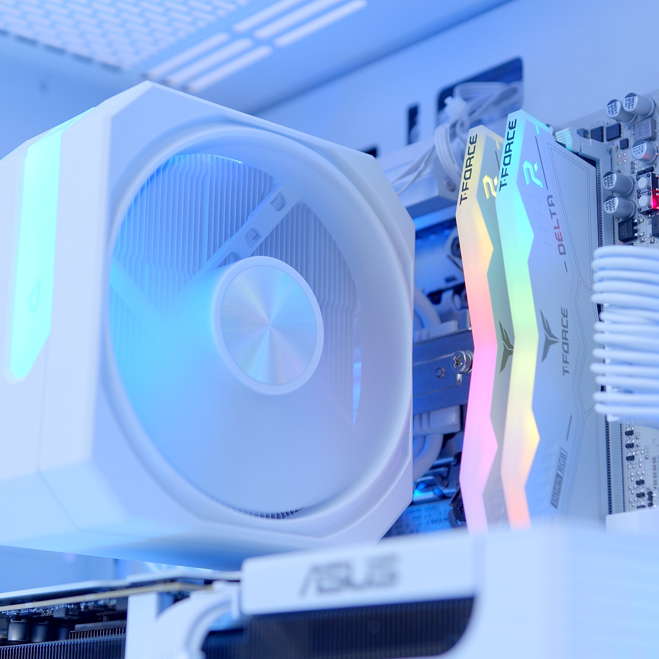 GeekaPC 'Arctic' (RTX 5070 / RX 9070)