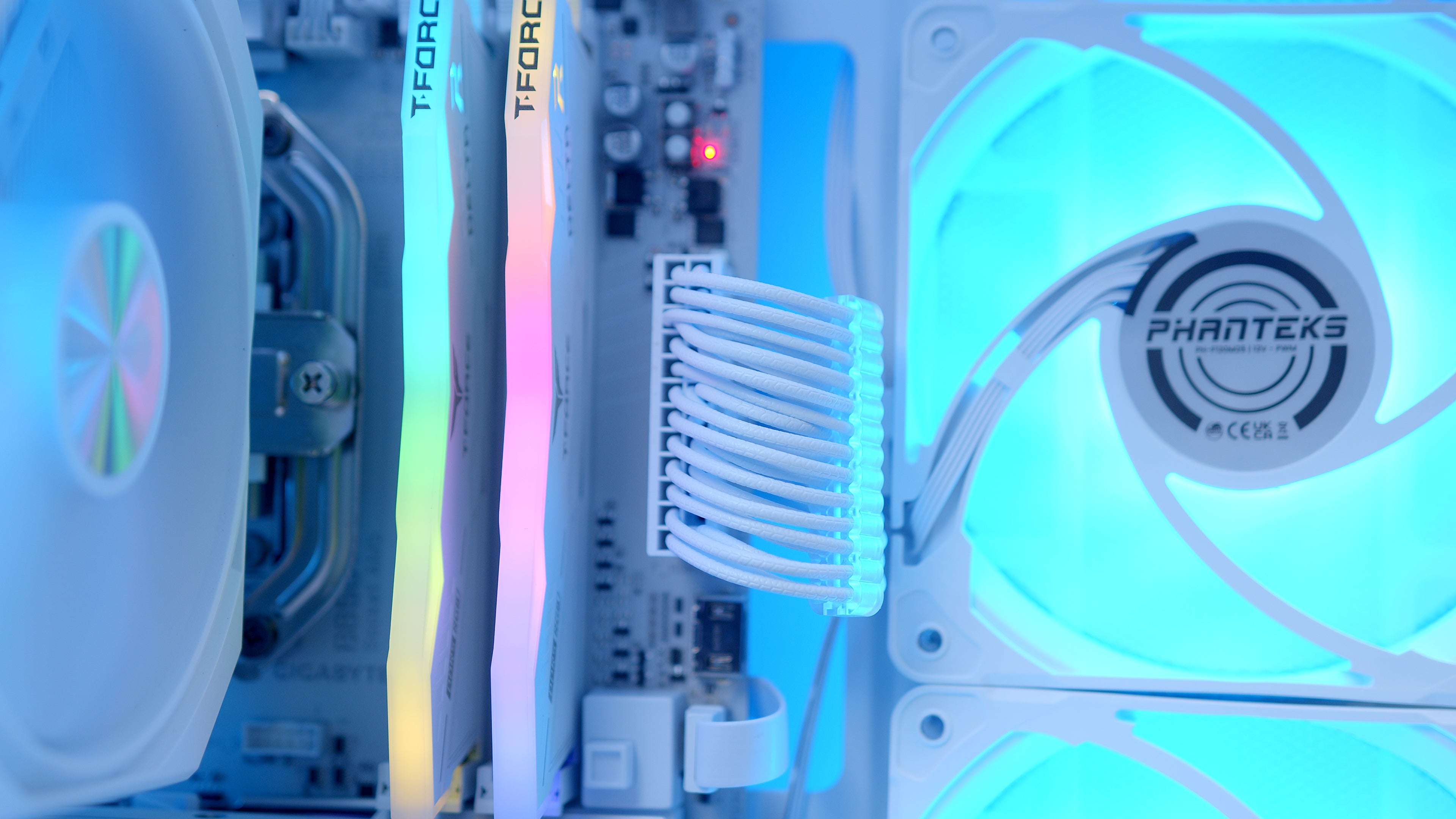 GeekaPC 'Arctic' (RTX 5070 / RX 9070)