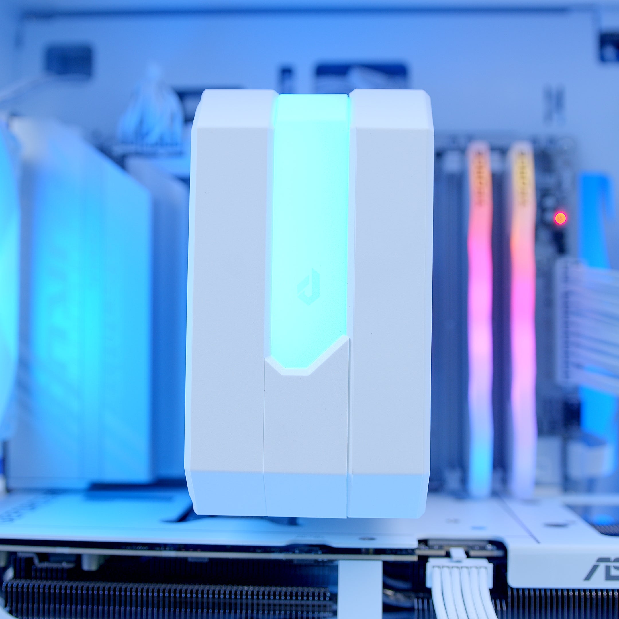 GeekaPC 'Arctic' (RTX 5070 / RX 9070)