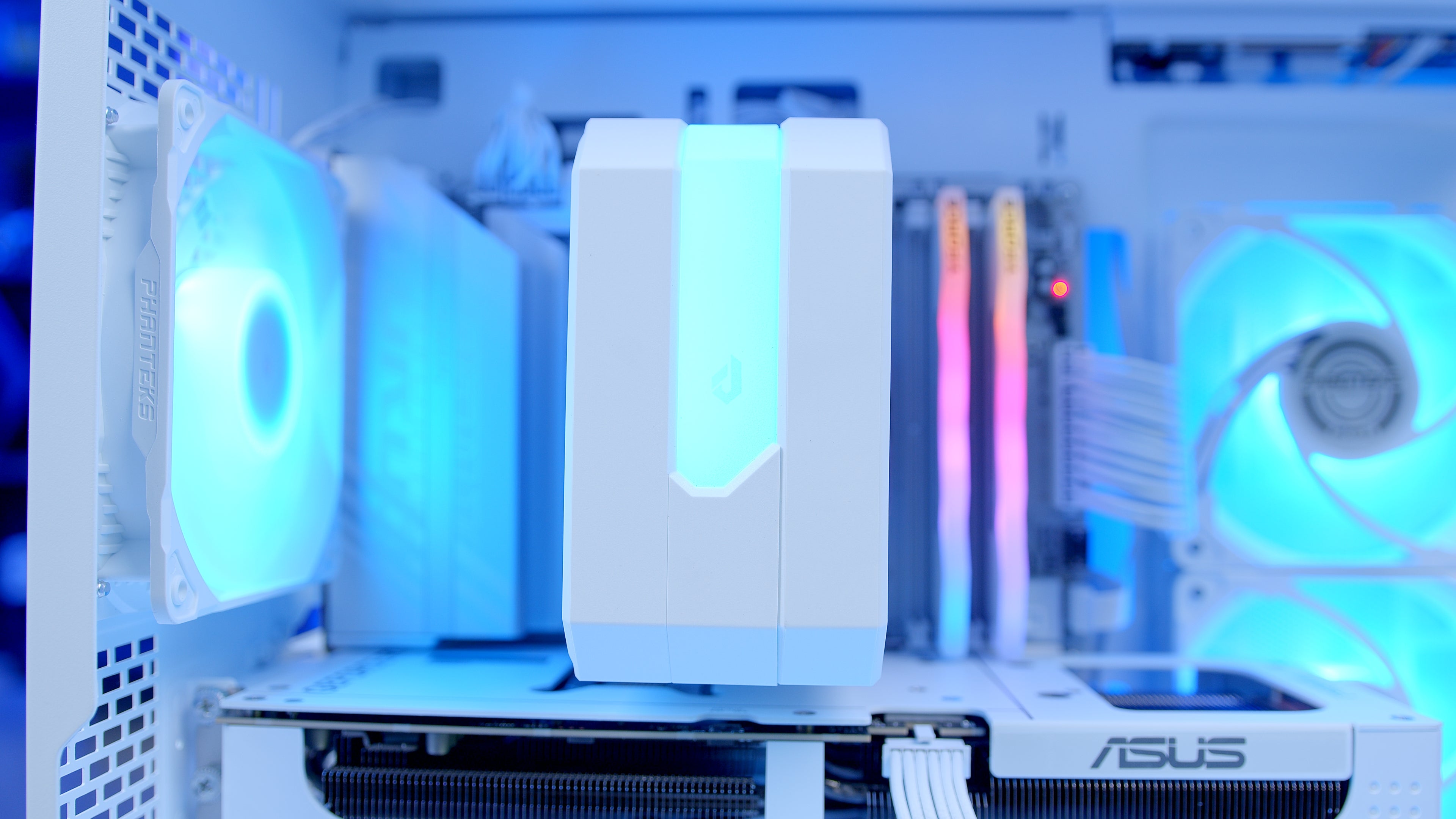 GeekaPC 'Arctic' (RTX 5070 / RX 9070)