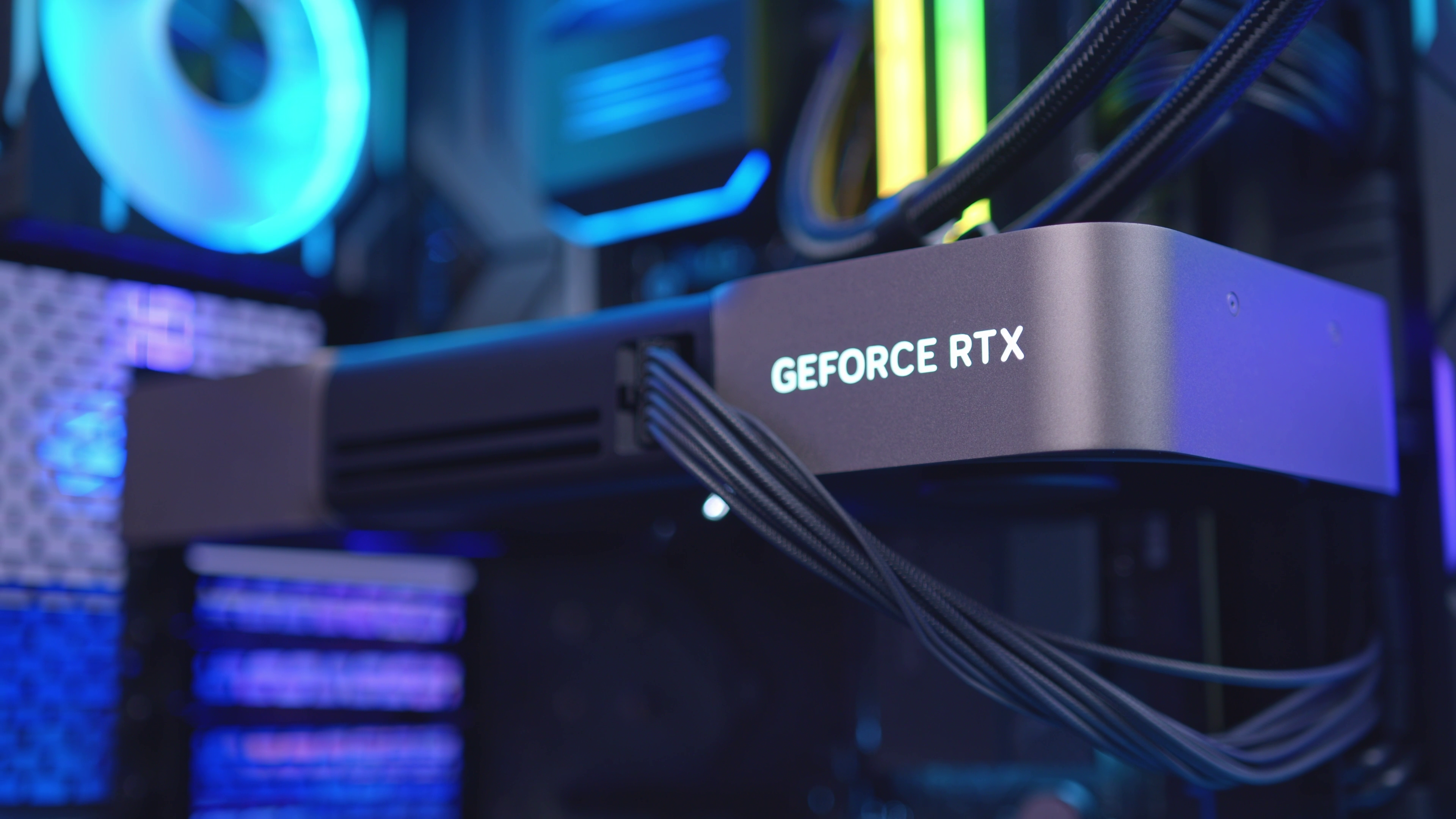 GeekaPC 'Apex' (RTX 5080 / RTX 5090)