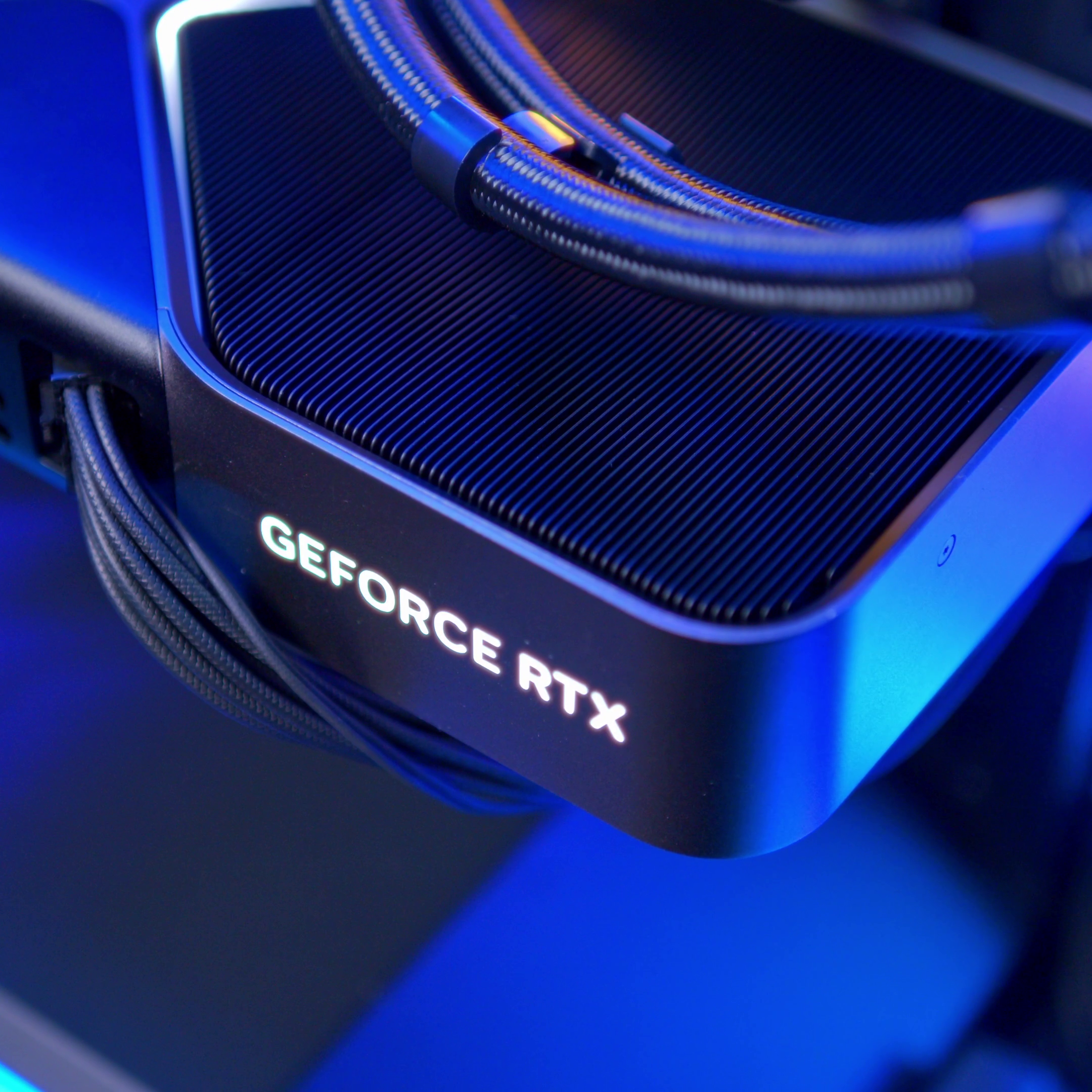 GeekaPC 'Apex' (RTX 5080 / RTX 5090)